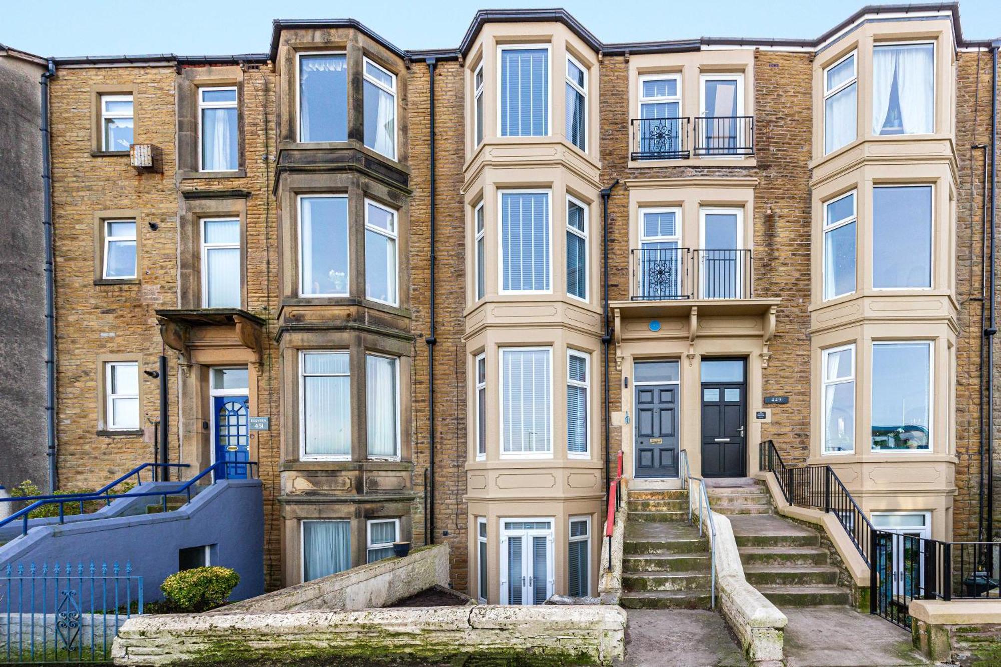 Beachfront Apartment 3 Bedrooms Sleeps 7 - Gateway To The Lake District - Newly Refurbished Morecambe Exterior photo