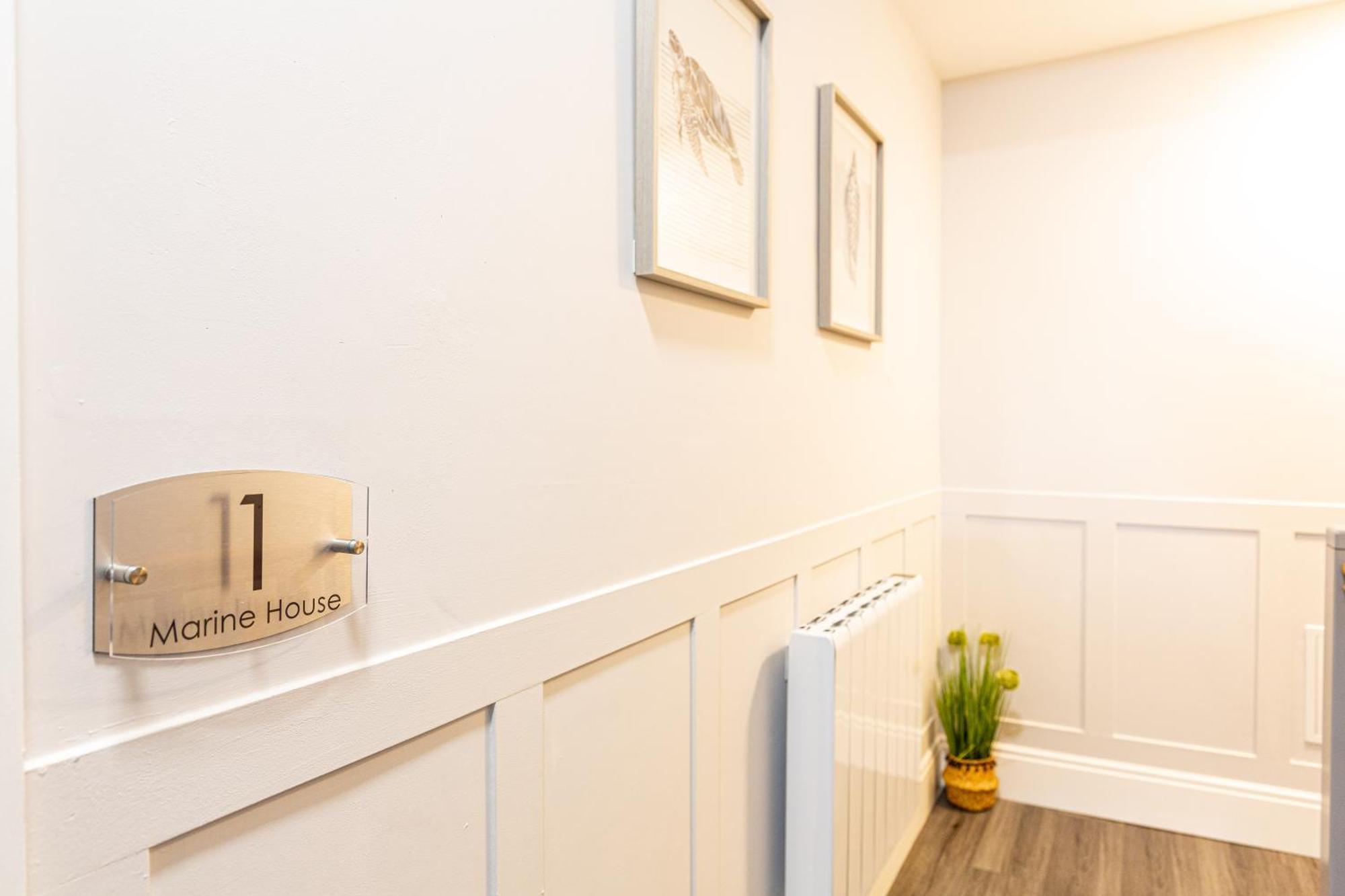 Beachfront Apartment 3 Bedrooms Sleeps 7 - Gateway To The Lake District - Newly Refurbished Morecambe Exterior photo